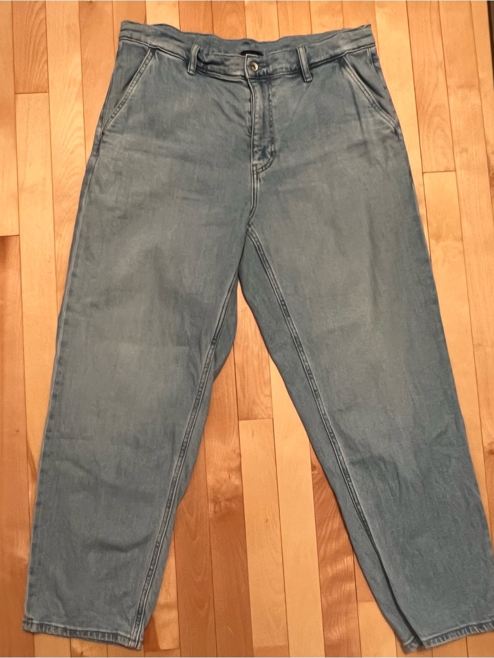 Uniqlo Relaxed Fit Men's Light Blue Jeans - Casual Comfort